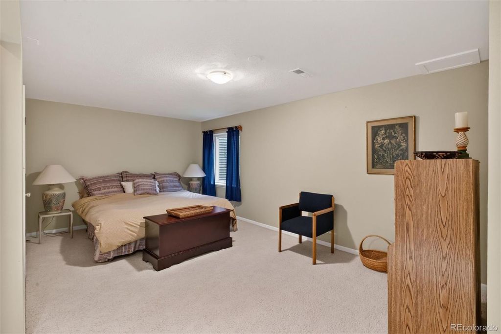 Image 31 of property listing at 5927 E Jamison Lane, Centennial, CO 80112