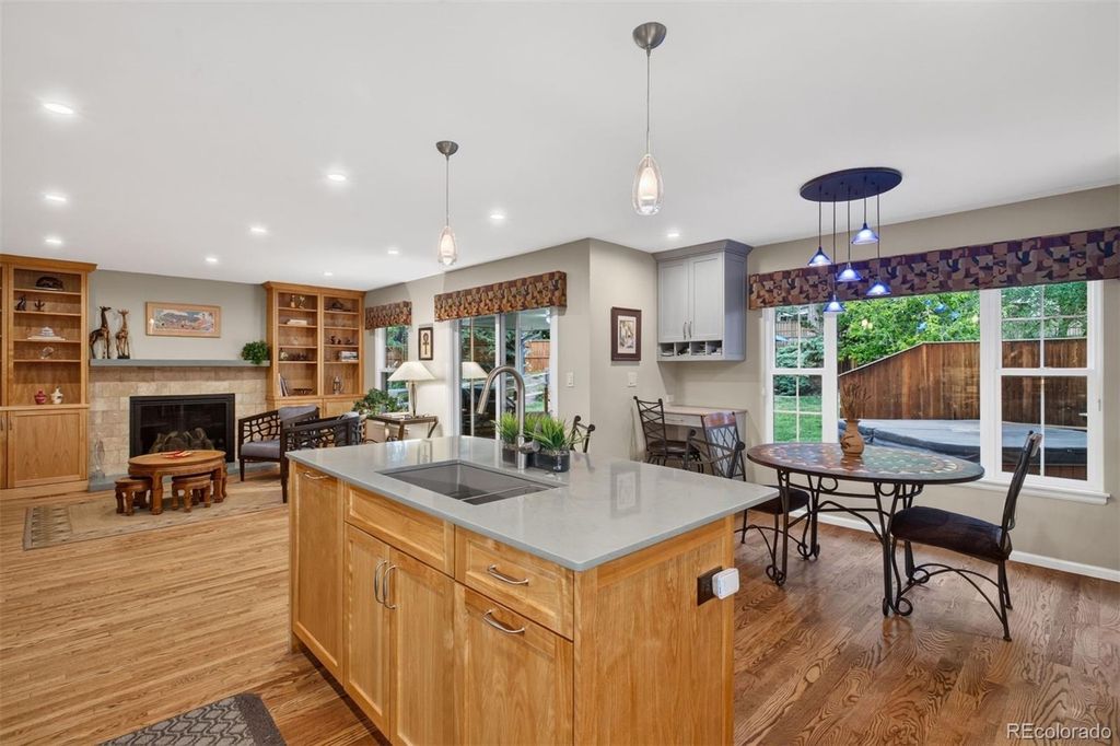 Image 5 of property listing at 5927 E Jamison Lane, Centennial, CO 80112