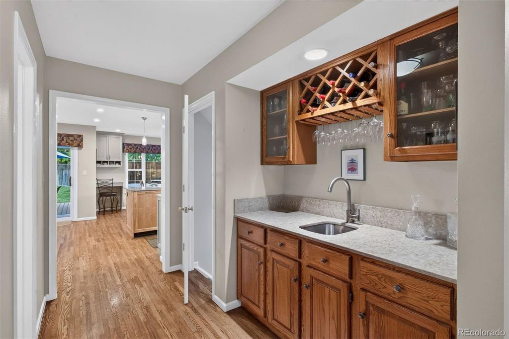 Image 8 of property listing at 5927 E Jamison Lane, Centennial, CO 80112