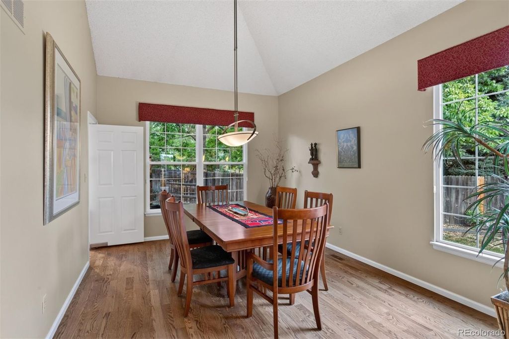 Image 9 of property listing at 5927 E Jamison Lane, Centennial, CO 80112