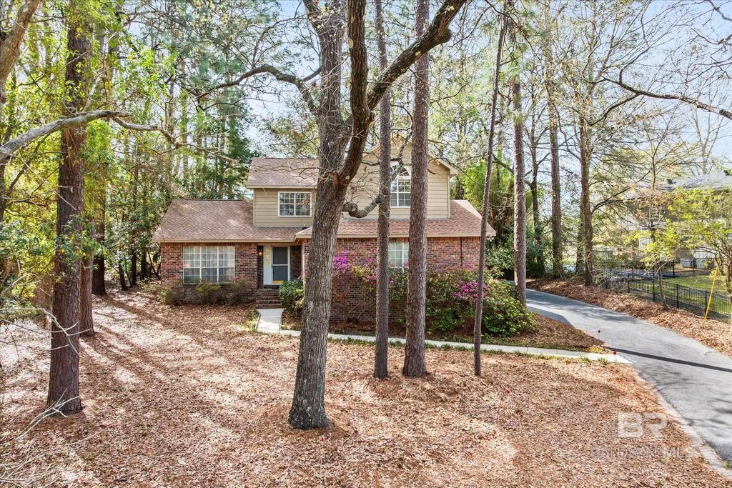 639 Ridgewood Drive, Daphne, AL 36526