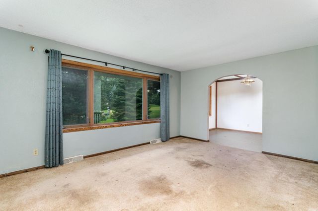 9340 Pierson Lake Drive, Chaska, MN 55318