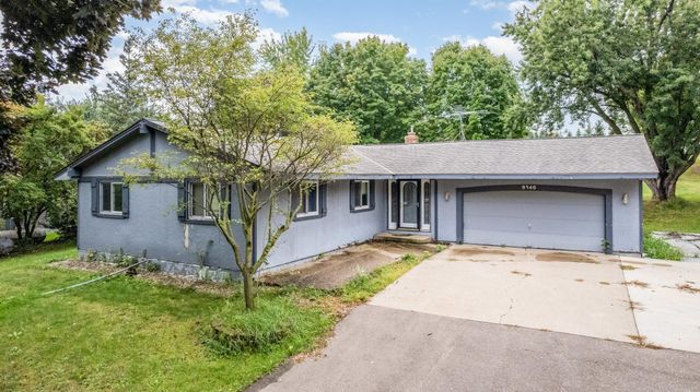 9340 Pierson Lake Drive, Chaska, MN 55318