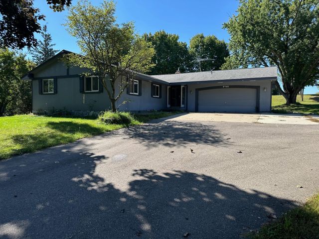 9340 Pierson Lake Drive, Chaska, MN 55318