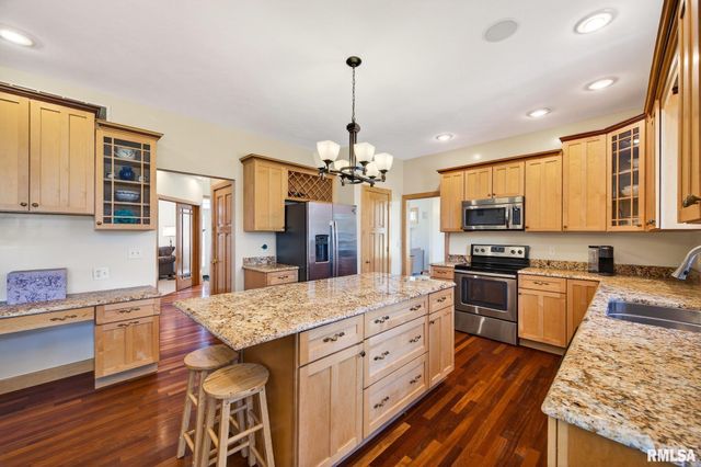 709 MARCUS Court, Chillicothe, IL 61523