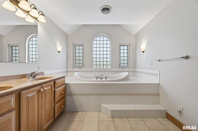 709 MARCUS Court, Chillicothe, IL 61523