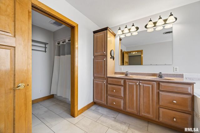 709 MARCUS Court, Chillicothe, IL 61523