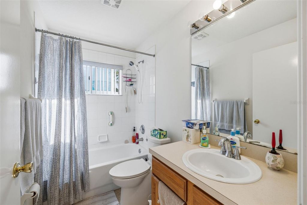 Image 12 of property listing at 12422 TREE POINTE COURT, Riverview, FL 33578