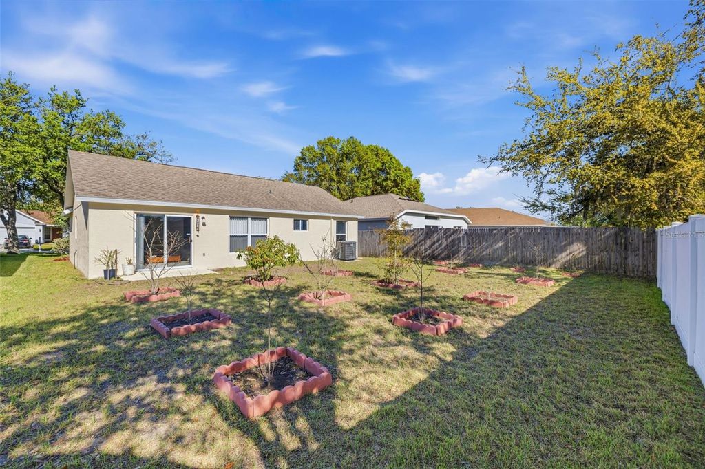 Image 15 of property listing at 12422 TREE POINTE COURT, Riverview, FL 33578