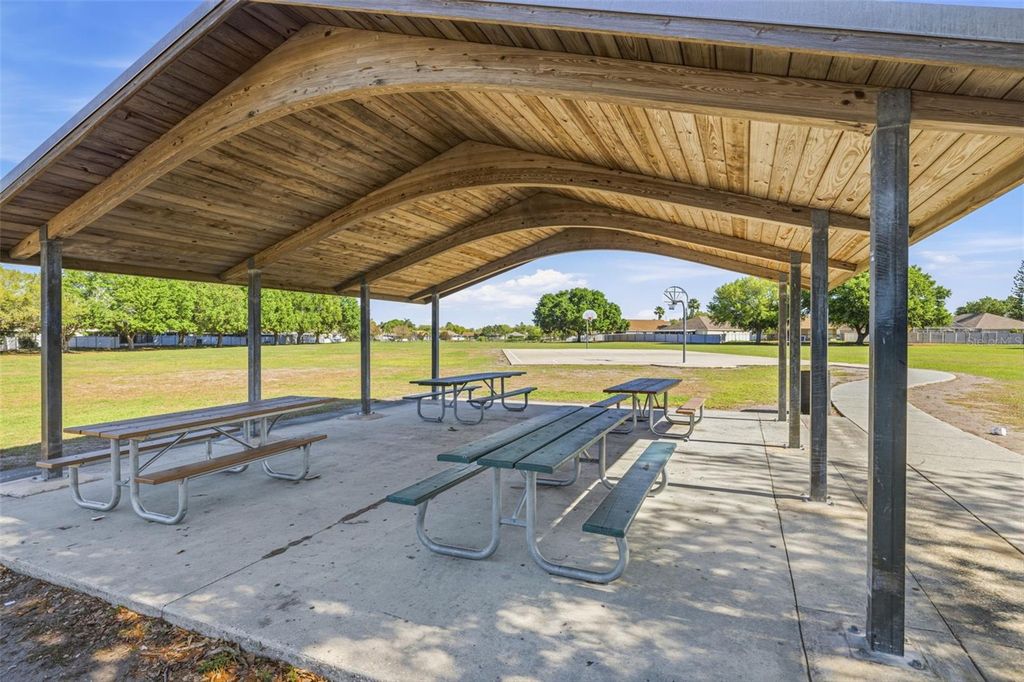 Image 19 of property listing at 12422 TREE POINTE COURT, Riverview, FL 33578