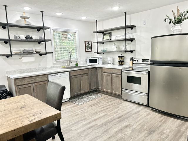 147 Saratoga Dr, Clarksville, TN 37042