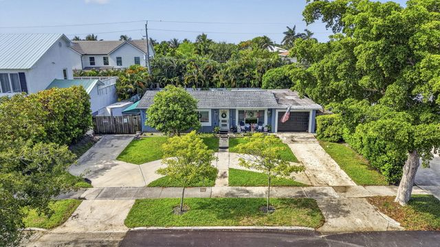 240 GREGORY Road, West Palm Beach, FL 33405