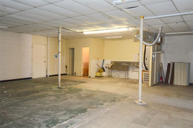 10013 W Montgomery Road, Houston, TX 77088