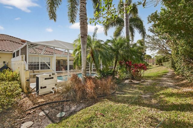 10653 SW Hartwick Dr, Port St. Lucie, FL 34987