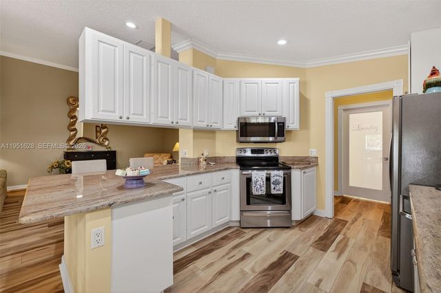 10653 SW Hartwick Dr, Port St. Lucie, FL 34987