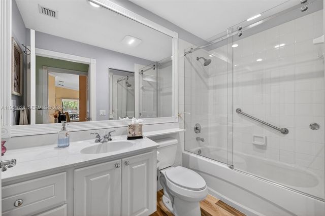 10653 SW Hartwick Dr, Port St. Lucie, FL 34987