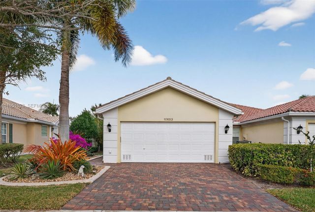 10653 SW Hartwick Dr, Port St. Lucie, FL 34987