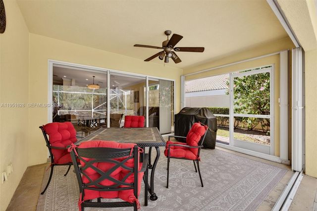 10653 SW Hartwick Dr, Port St. Lucie, FL 34987