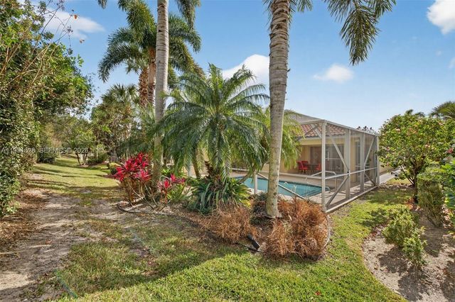 10653 SW Hartwick Dr, Port St. Lucie, FL 34987