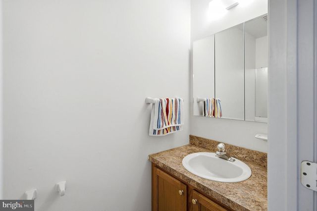 19 RICHARDS RD, Lawrenceville, NJ 08648