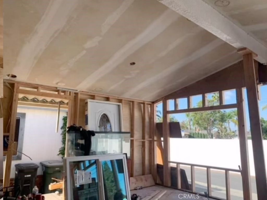 Image 19 of property listing at 327 W Wilson 107, Costa Mesa, CA 92627