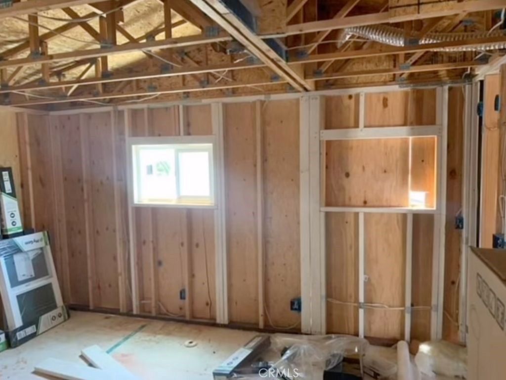 Image 21 of property listing at 327 W Wilson 107, Costa Mesa, CA 92627