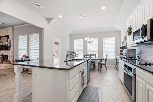 136 Colonial Drive, Joshua, TX 76058