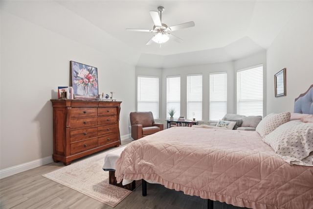 136 Colonial Drive, Joshua, TX 76058