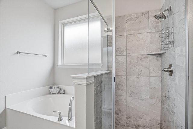 136 Colonial Drive, Joshua, TX 76058