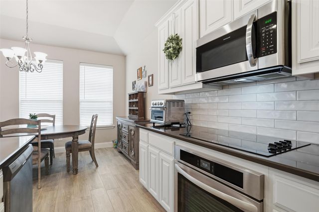 136 Colonial Drive, Joshua, TX 76058