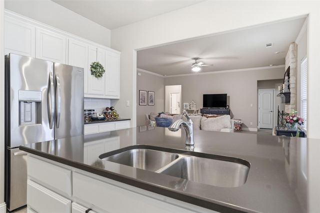 136 Colonial Drive, Joshua, TX 76058