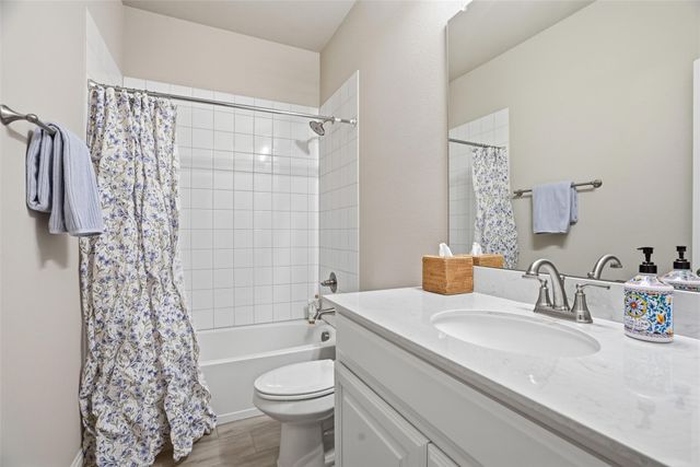 136 Colonial Drive, Joshua, TX 76058