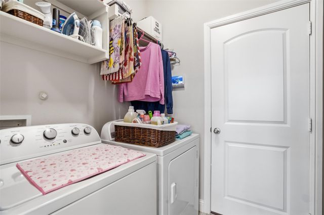 136 Colonial Drive, Joshua, TX 76058