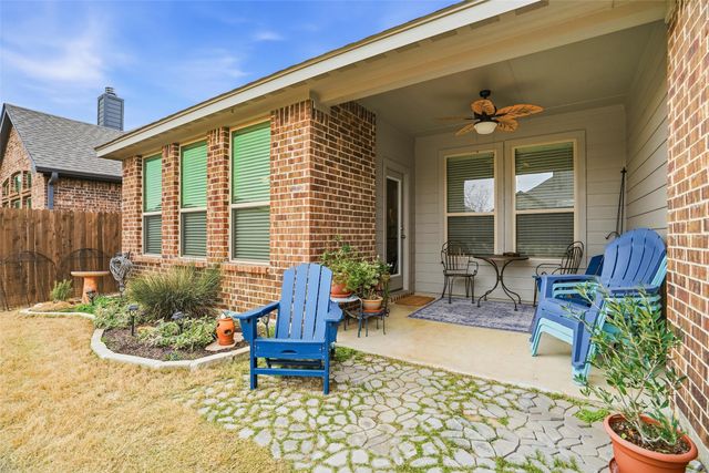 136 Colonial Drive, Joshua, TX 76058