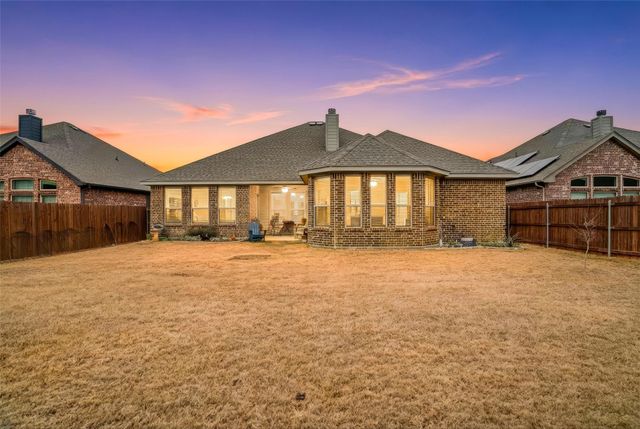 136 Colonial Drive, Joshua, TX 76058