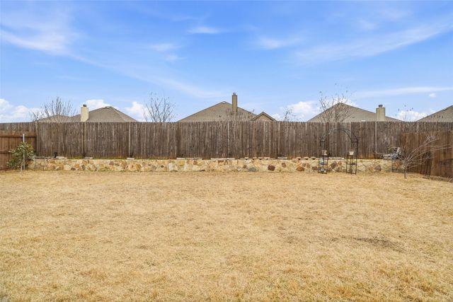 136 Colonial Drive, Joshua, TX 76058