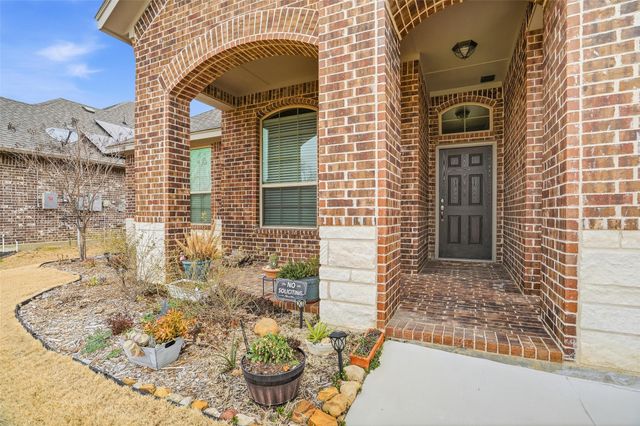 136 Colonial Drive, Joshua, TX 76058