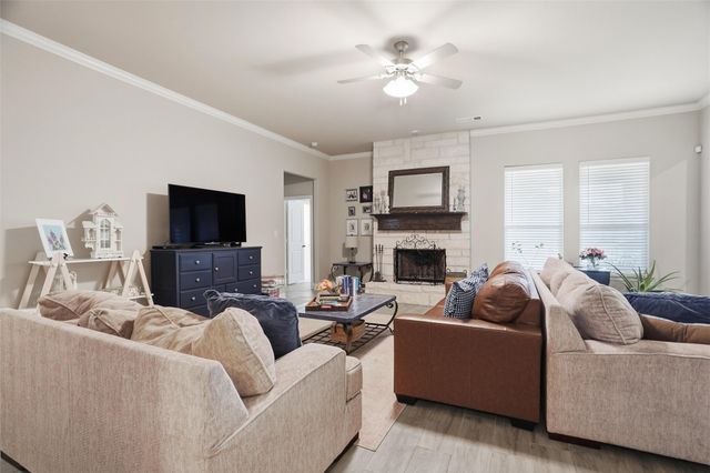 136 Colonial Drive, Joshua, TX 76058