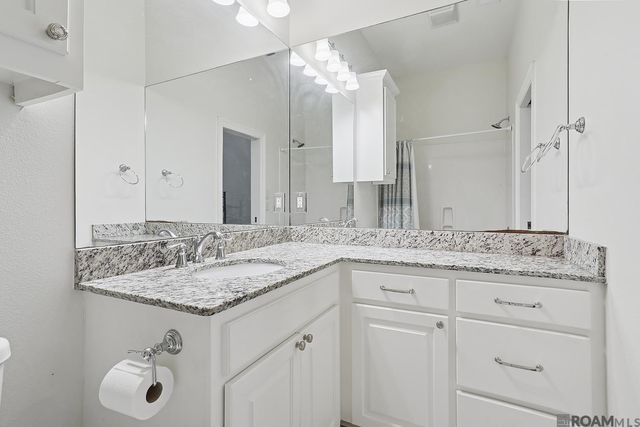 13807 Azalea Dr, St Francisville, LA 70775