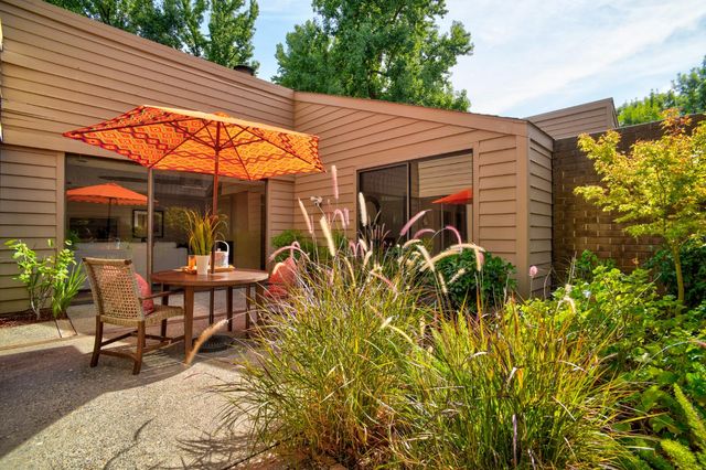 424 Hartnell Pl, Sacramento, CA 95825