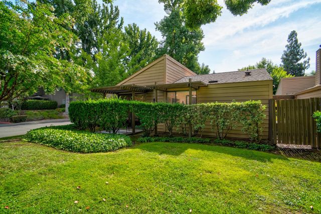 424 Hartnell Pl, Sacramento, CA 95825