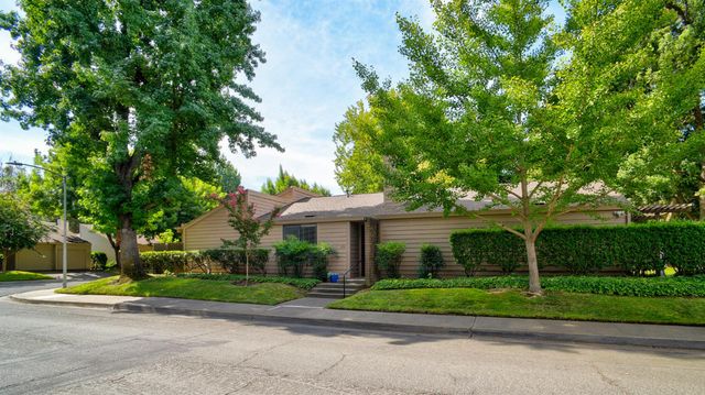 424 Hartnell Pl, Sacramento, CA 95825