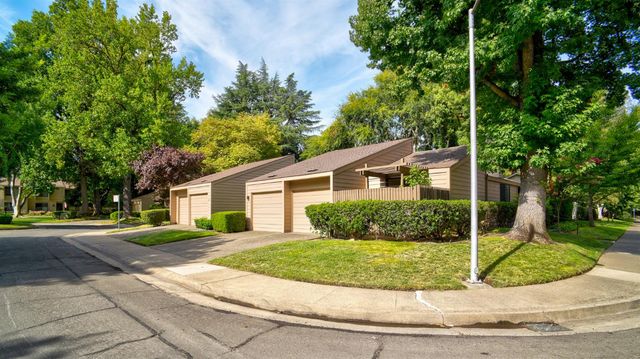 424 Hartnell Pl, Sacramento, CA 95825