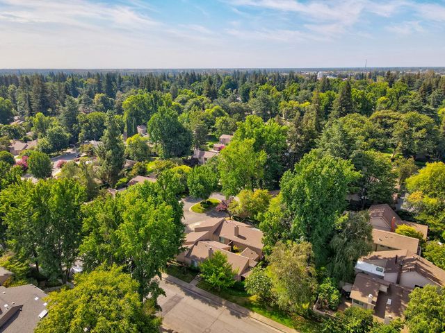 424 Hartnell Pl, Sacramento, CA 95825