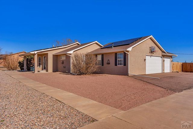 1349 E Kiva Dr, Pueblo West, CO 81007