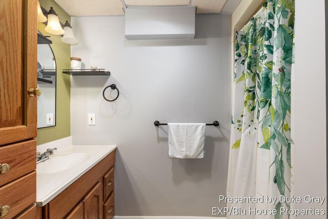 5886 Bramalea Avenue Se, City Of Kentwood, MI 49508