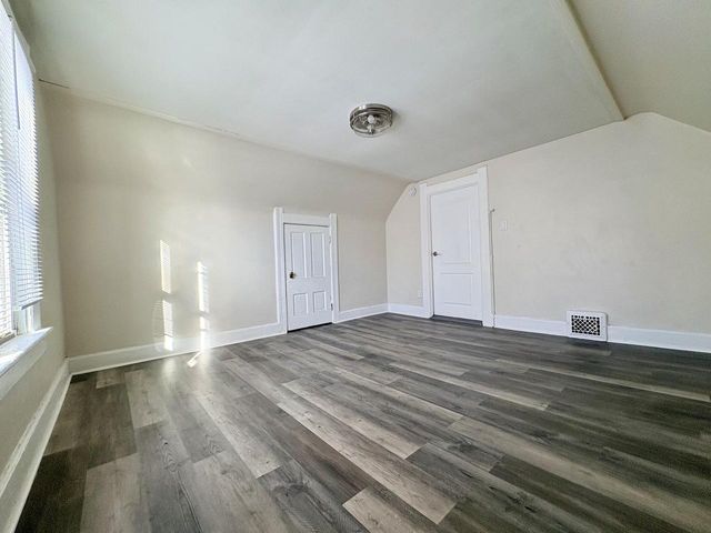 2820 N Palmer STREET E, Milwaukee, WI 53212