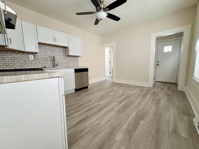 2820 N Palmer STREET E, Milwaukee, WI 53212