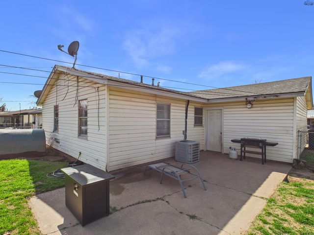 1423 DEVILLE STREET, Wichita Falls, TX 76306