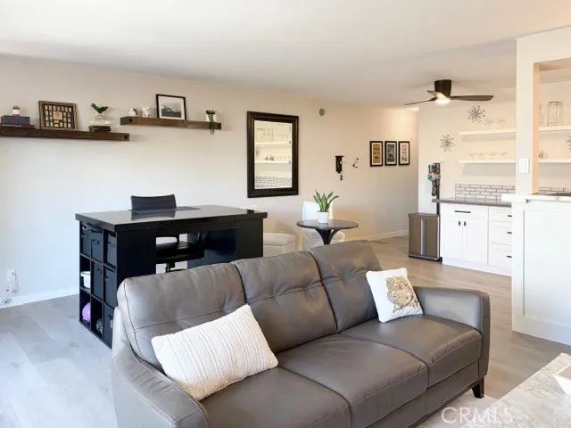3609 2nd East 205, Long Beach, CA 90803